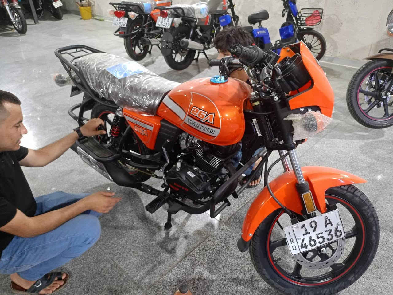 🏍️ للبيع دراجة دايون نفخ A26 – موديل 2024
دراجة دايون نفخ A26 بحالة ممتازة جدًا، أصولية وبيهه رقم وسنوية كربلاء، والتحويل مباشرة باسم المشتري وما تحتاج تروح للمرور لإكمال المعاملة.

🔹 الدراجة مشتراة جديدة قبل أقل من شهر ماشيه فقط 3 الف كيلو
🔹 سعر الشراء وهي جديدة: 3,300,000 دينار
🔹 الحالة: جديدة بالكامل ونظيفة جدًا
🔹 رقم وسنويه
🔹 التحويل مباشر باسم المشتري
🔹 الدراجة جاهزة للاستخدام وما عليها أي مشكلة

💰 السعر المطلوب: 3,000,000 دينار
والبيع بيه مجال بسيط.

📍 المكان: كربلاء / طويريج 
📩 للتواصل والاستفسار بالخاص
او على الواتساب 👇 
***********
