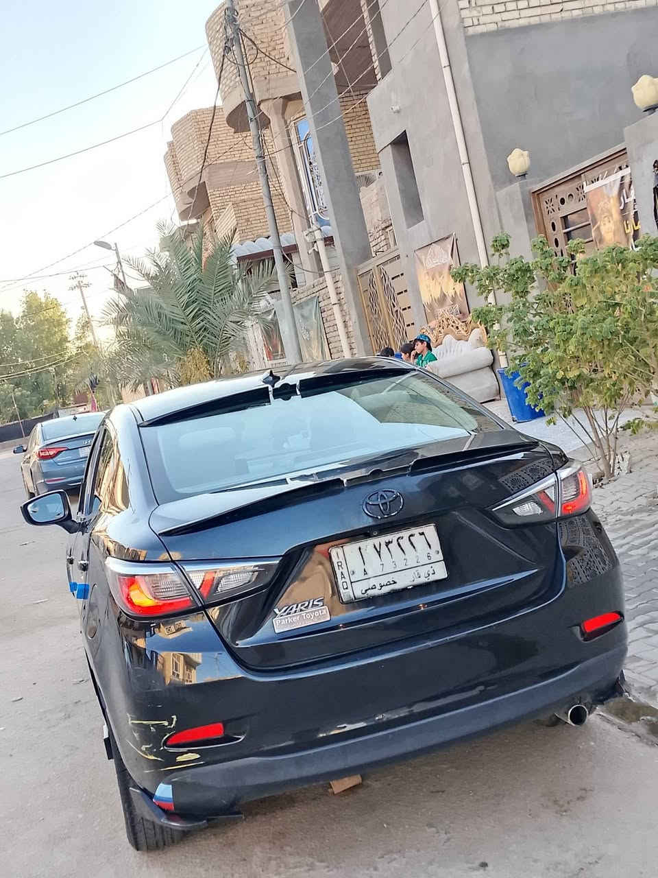 سلام عليكم  بيع مستعجل كورلا ياباني يارس موديل 2019 السعر 83 وبيها مجال  مكينه وكير عله وضع الشركه ماشيه 54 فول مواصفات بصمه تشغيل تحكمات ستيرن شاشه كامره اشاير مري جهتين مثبت سرعه كروز سبورت رياضي بيهه تزويد كامل تبريد ثلج لايت زنون حداديه أماميه وخلفيه جديده كهربائيات كلها شغاله تخم تاير السياره بيها جاملغ وبنيد حادث امريكيه سنويه مجددة مكان السيارة بغداد التاجي ***********
