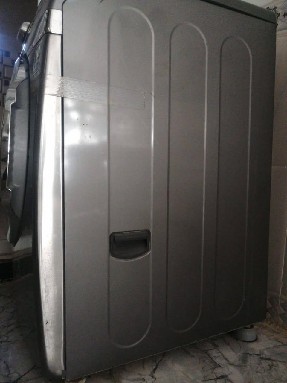 غسالة للبيع تخبل السعر 750 وبيهة مجال لتواصل واتساب ***********
الشركة: Samsung
‏الموديل: WD1172XVM
‏الرقم الكامل للموديل: WD1172XVM/XSG
‏الجهد الكهربائي: 220–240 فولت، 50 هرتز
‏القدرة الكهربائية: 2200–2400 واط
‏درجة الحماية: IPX4
‏بلد الصنع: كوريا (Made in Korea)
‏موديل Samsung WD1172XVM/XSG سعته:
‏سعة الغسيل: 17 كغم
‏سعة التجفيف: 7.5 كغم �
‏Samsung ch +١
‏أي يمكنك غسل حتى 17 كيلو من الملابس الجافة في دورة الغسيل، أما عند استخدام التجفيف فلا تتجاوز 7.5 كيلو. �
