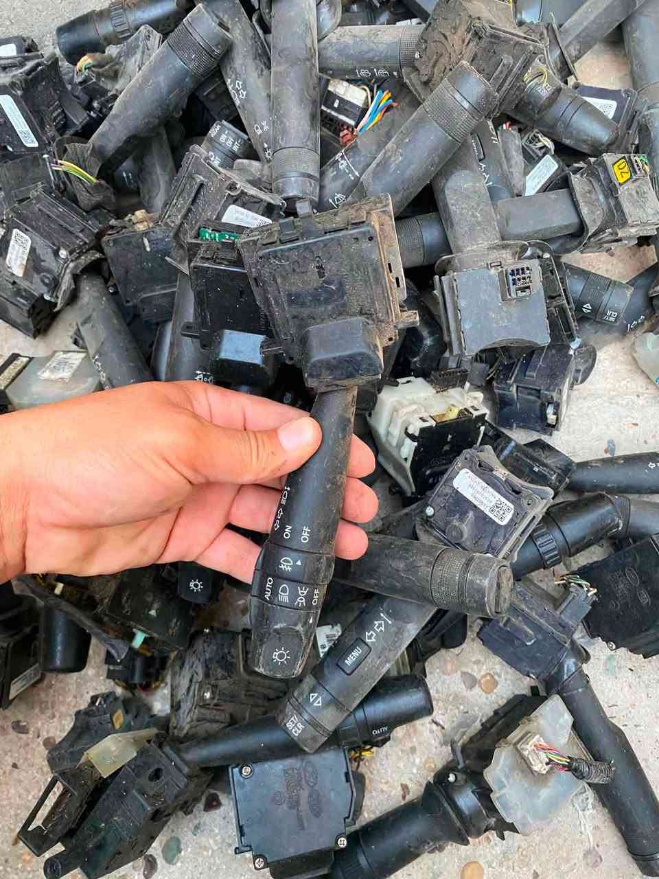 يدات كوريه اصليه مال تفصيخ عددهن تقريبا ٧٥ قطعه اكثرهن يدات لايت جم وحده مي
ابيعهن شلع ب ١٠٠ هنه والتوصيل 
مكاني بغداد البياع 
***********
