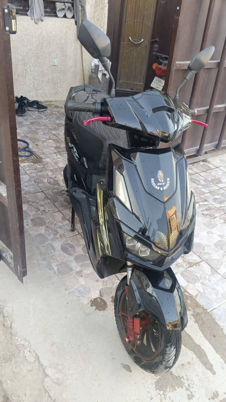 ســـــــــلام علــــــــيكم🙋‍♂️
دراجـــه سكنس حجم كبير💥🔥

مــــــــوديل:2025💁‍♂️💖
بطــــــارياتـــها: ليثيوم🕷🕸❤
حجم الملف:( 2500)
ســـــــــرعة الدراجه: 90🙆‍♂️🔥🔥🕸
تمشي بلشحـــــــــטּـه الوحده 70‌🇰
4 سرع بيها✨+مع نضام رجوع للخلف
كلشي كامل مكمل بيها 
نضافه الدراجه 100/90🔥❤️‍🔥
سعــر الدراجــــــة: 700الـف💁‍♂️ وبيها مجال 

عــــــــــــــــنـــــــــــوان: بغداد» حي الجامعة» شارع66

الــــــــــرقــــــــــم: *********** اسيا💝
مــــــــلاحضــــــــة! لايوجد فيس ولامازنجر
+
مكلف بالنشر الرقم بيه واتساب او اتصال على السيم كار
