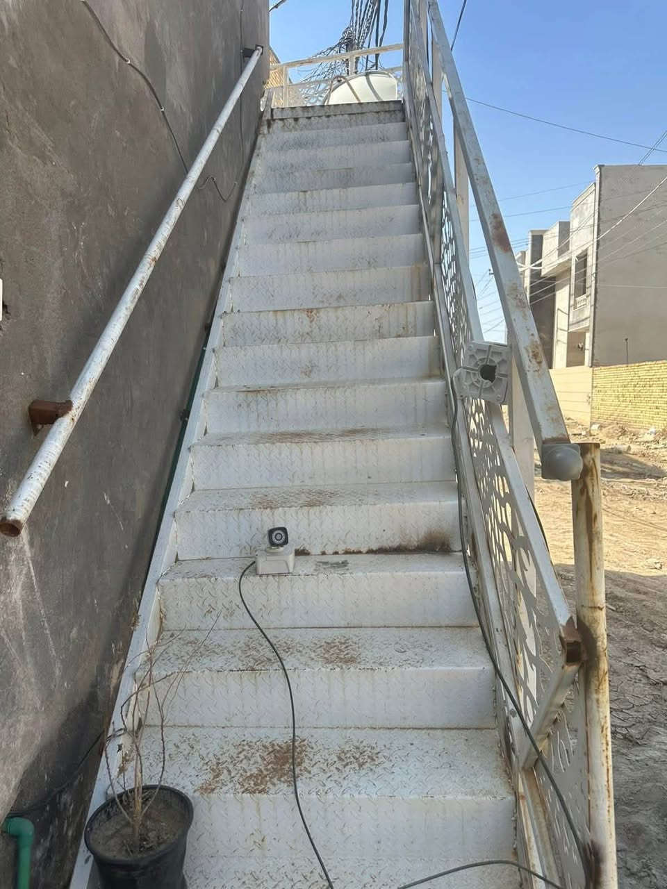 درج حديد • أبيض • ٦ بايه