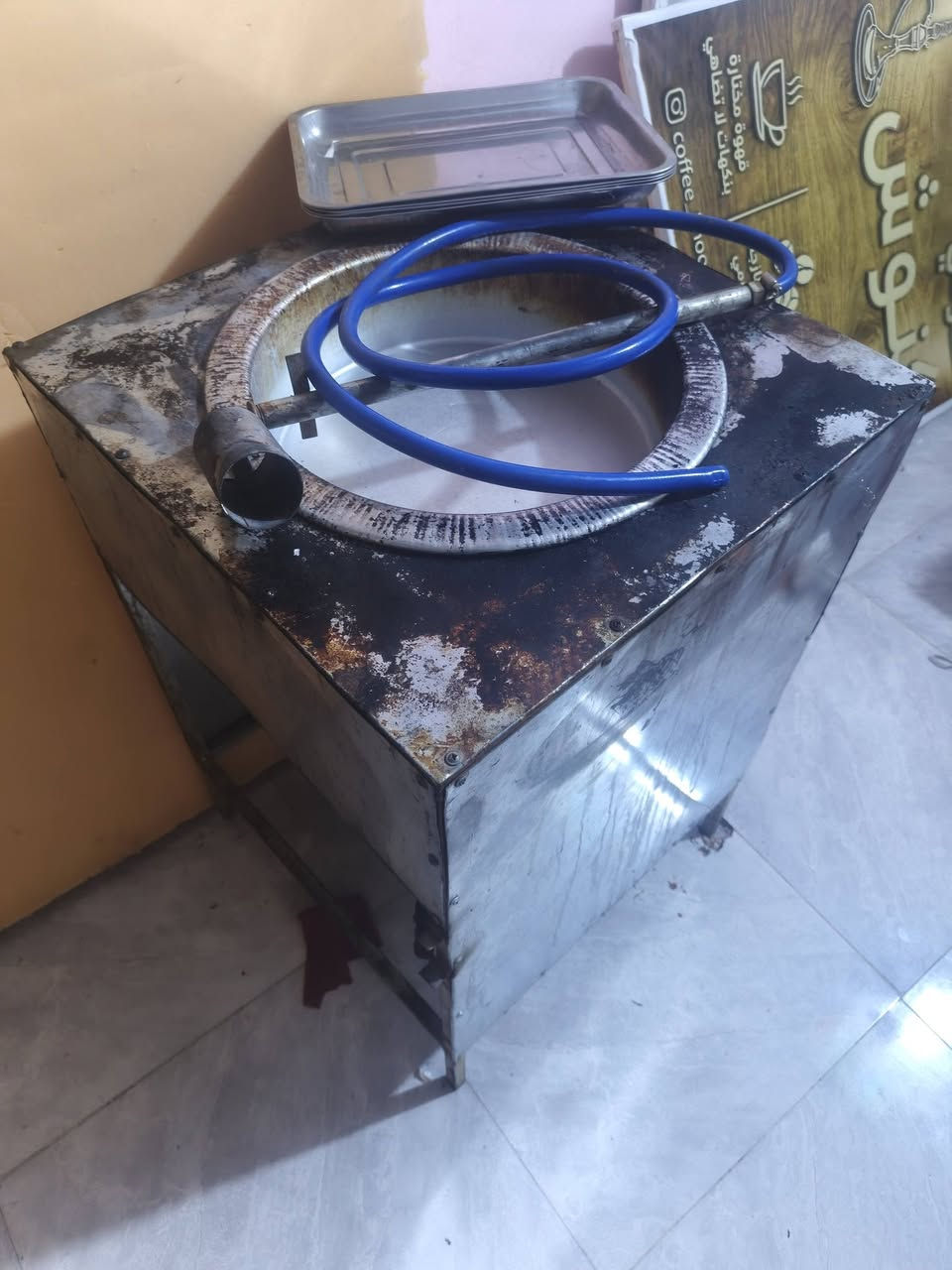 اغراض مال لفات فلافل كامله ما ناقصها اي شيء ما عدا بس تذب الزيت والذبلك حمص قبل للشغل جاء مكاني بالبصره ***********
