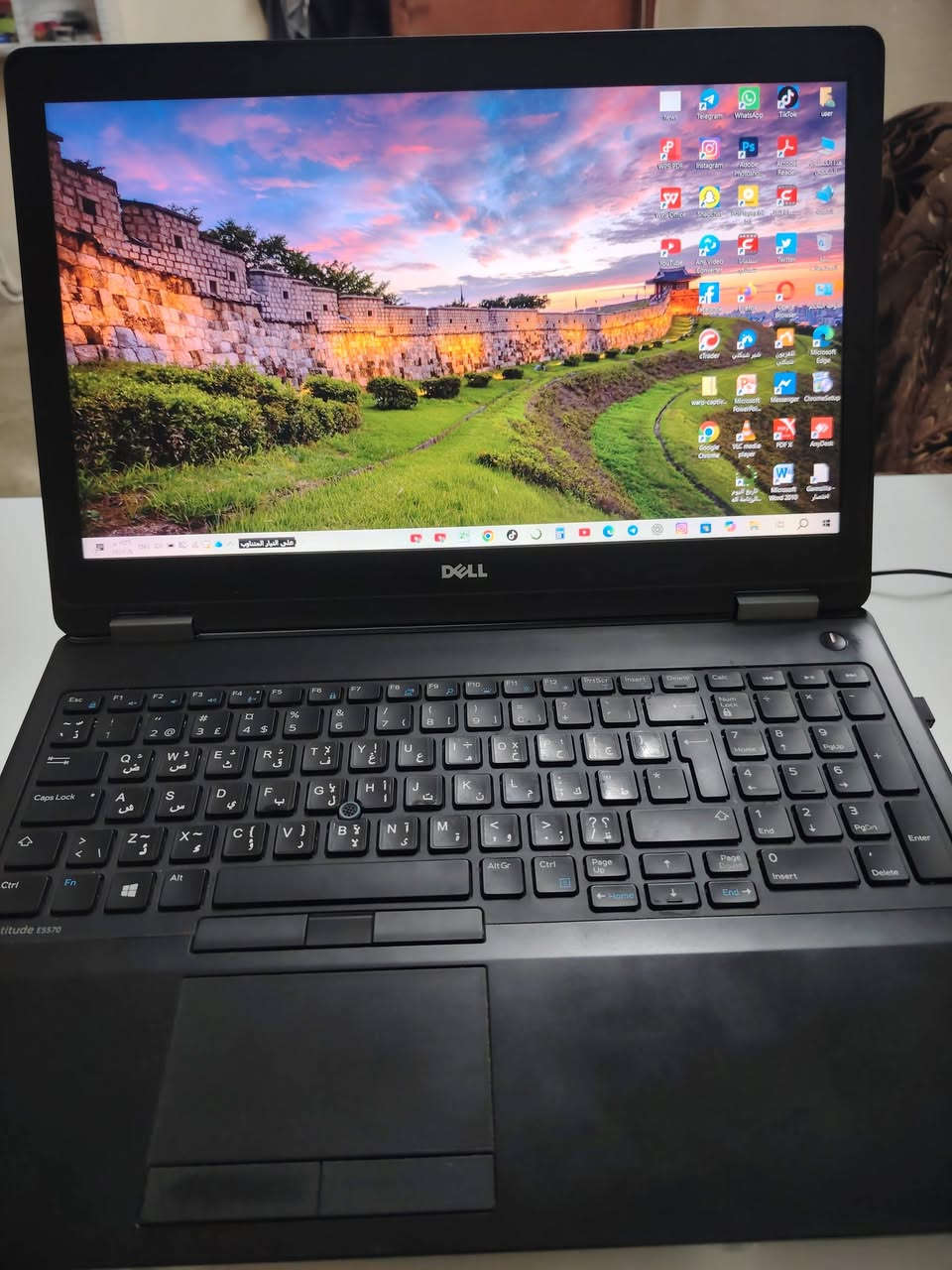 للبيع للبيع للبيع

لابتوب DELL  الجيل السابع 
حجم الشاشة  15.6 الوانها كلش حلوه ونقية  يجي بمعالج core i5
رام RAM 8G
هارد HARD  250G

*********** رقمي واتساب متوفر أيضا

السعر ارخص من السوق وبالمعقول

 مشكلة فقط في البطارية تشغل ١٥ دقيقة
