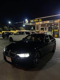BMW 2018 320i 90mil ماشيه فول 1/1 كير مكينه طخم شرط 3قطع تبديل بدون دو...