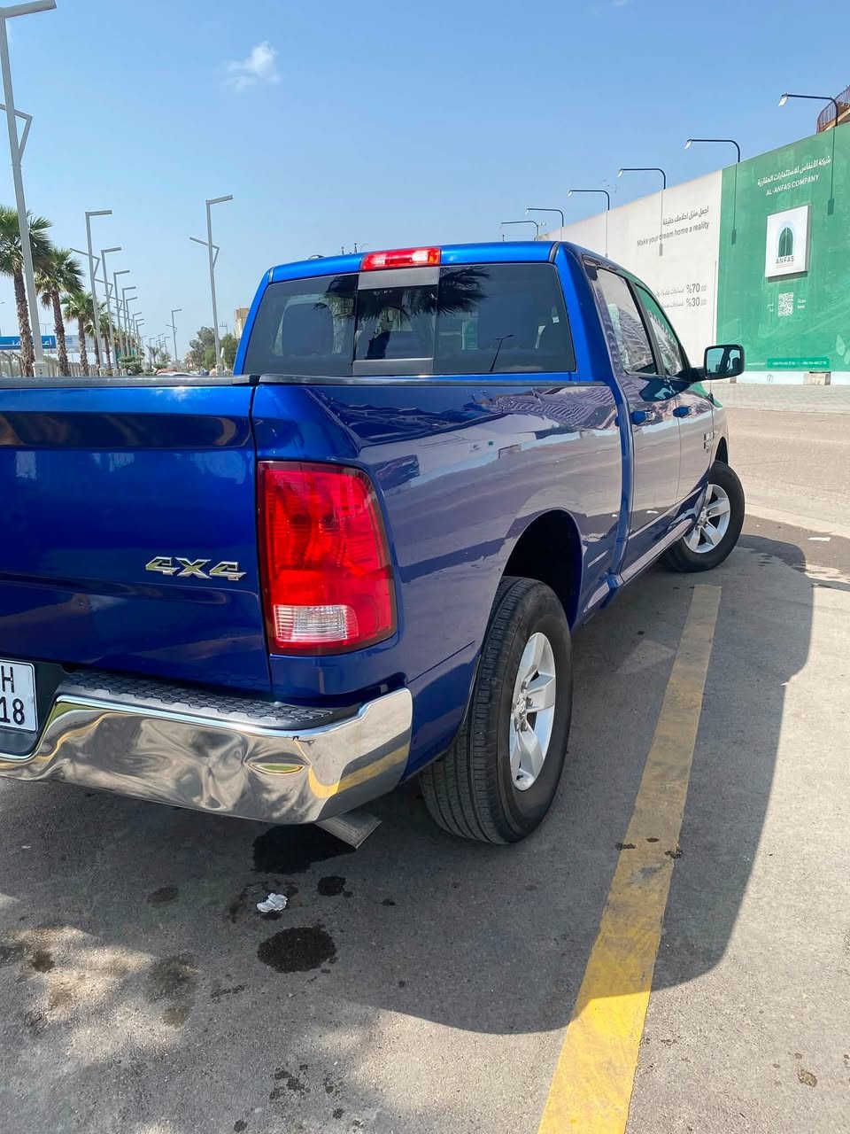 السلام عليكم 
بيع او مراوس رام كلاسك موديل 2019 باب طويل مكينة V8 5700 ب بيها صبغ جاملغين اماميات فقط بدون قطره معجون صور الحادث بالمنشور مواصفات اعتيادية مكينه كير تبريد خير من الله السياره نضيفه ومامتعوبه ماشية 42 السعر 175 وبيها مجال 
للاستفسار اكثر ***********
