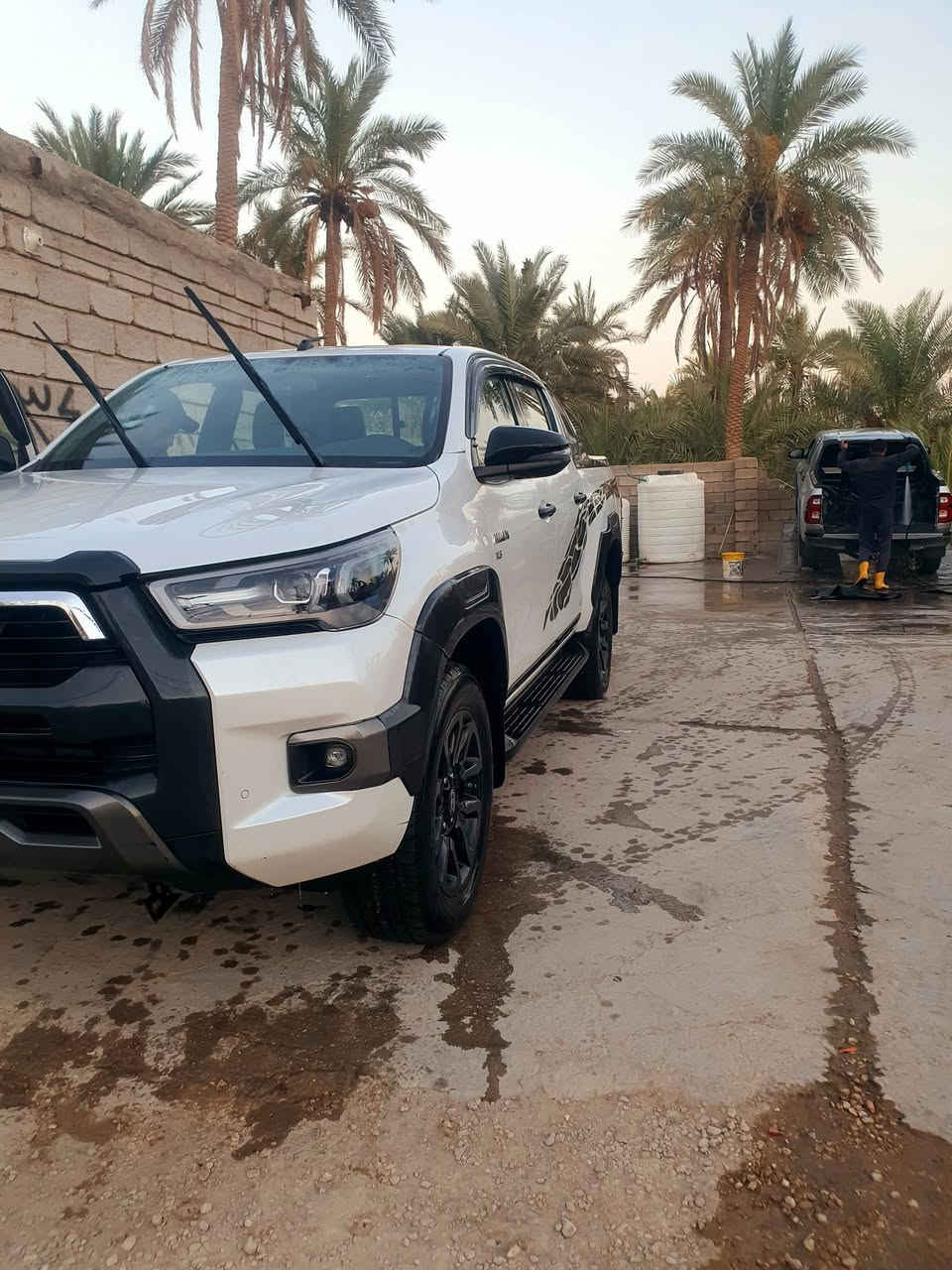 سلام عليكم سيارة للبيع هايلكس موديل 2024 ماشيه 60 رقم بغداد سعر 350 رقم للتواصل ***********

