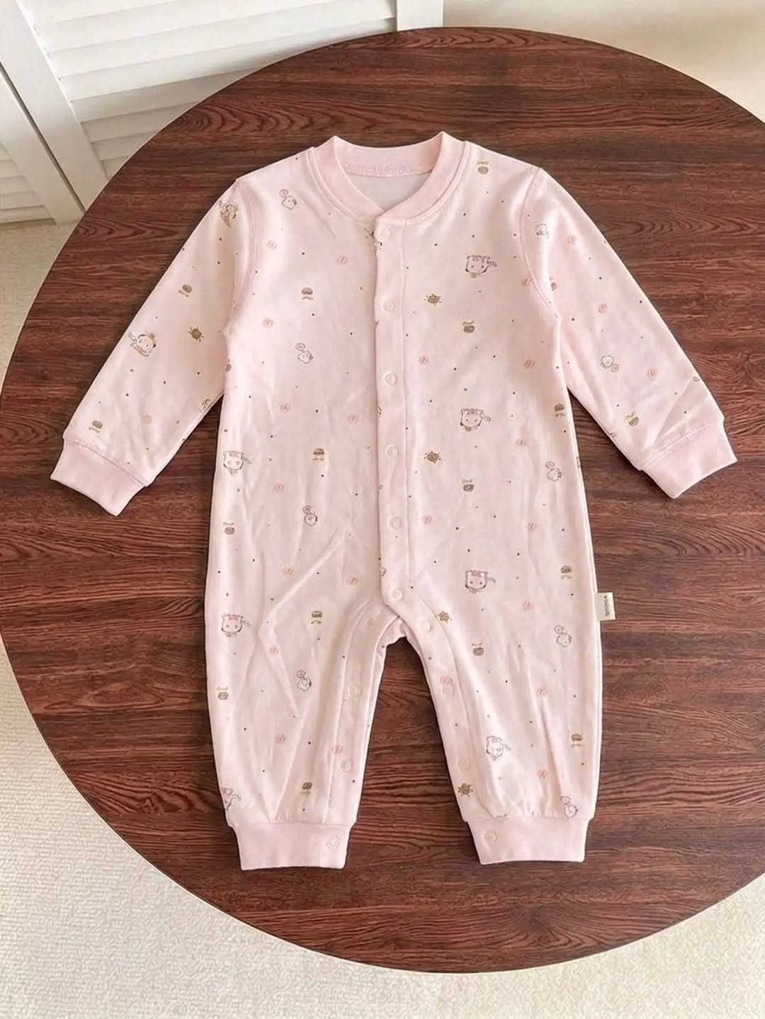 احلى الماركات واحلى الموديلات من mila fashion 😍👍🏻
السعر 5 الف 

 القياسات اشهر الى سنه 

الخامه درجى أولى 

الصوره مطابقه للموديل 
للحجز او الاستفسار مراسلتنا دايركت 📩 

او اتصال ‭***********‬☎️

 متوفر واتساب 

العنوان/ ميسان:حي المعلمين الجديد -  شارع المركز الصحي

خدمة توصيل داخل  ميسان

