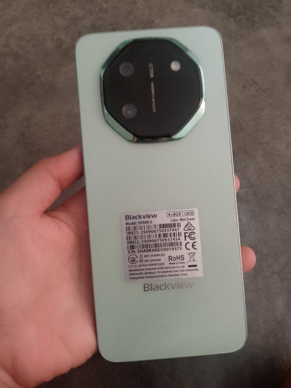 سلام عليكم لبيع 
📱 الجهاز:
 
- النوع: هاتف Blackview SHARK 6
- اللون: أخضر نعناعي (Mint Green)
- الذاكرة: 4+8 جيجابايت رام | 128 ج-
كل ملحقاتو معا الكارتون شاحنتة جديدة مال شركة 
60 فريم بلبوبجي واضح بلا العاب الجهاز شخط مابي 
سعرو مناسب {190} وبي مجال قليل مكاني الشرقاط 
رقم الهاتف ***********
