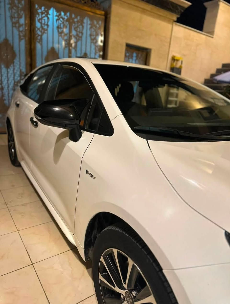 السلام عليكم
كورلا هايبرد 25 فول مواصفات محرك 1800
رقم بغداد الجديد بأسمي تحويل مباشر 
ماشيه 34 الف
مكفولة كفالة عامة ع وضع الزيرو شرط الفحص 
السيارة عليه هواي اضافات وتغليف كشنات وارضية ومبدل دهن جديد وسستم فلاتر كامل وكالة مابيهة اي نقص 
السعر 160$ وبيه مجال بسيط 
مكاني بغداد السيدية 
رقم الهاتف 
***********
