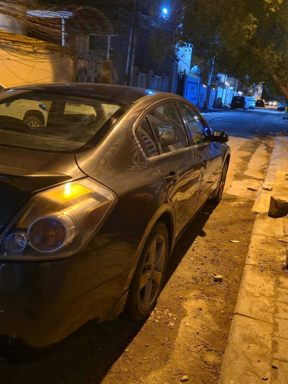 نيسان التما مديل ٢٠٠٨ فول بصمه فتحه بيبان بصمه رقم بغداد دولي مكينه ٦ سلندر حداديه وكهربائيات وغرفه جدد وارد كندي كيرها كايم بس تمشي السيارة ابيع كايم وانزل فلوس الكير من سعرها للبيع او المراوس السعر ٦٤ وبيها مجال ***********
