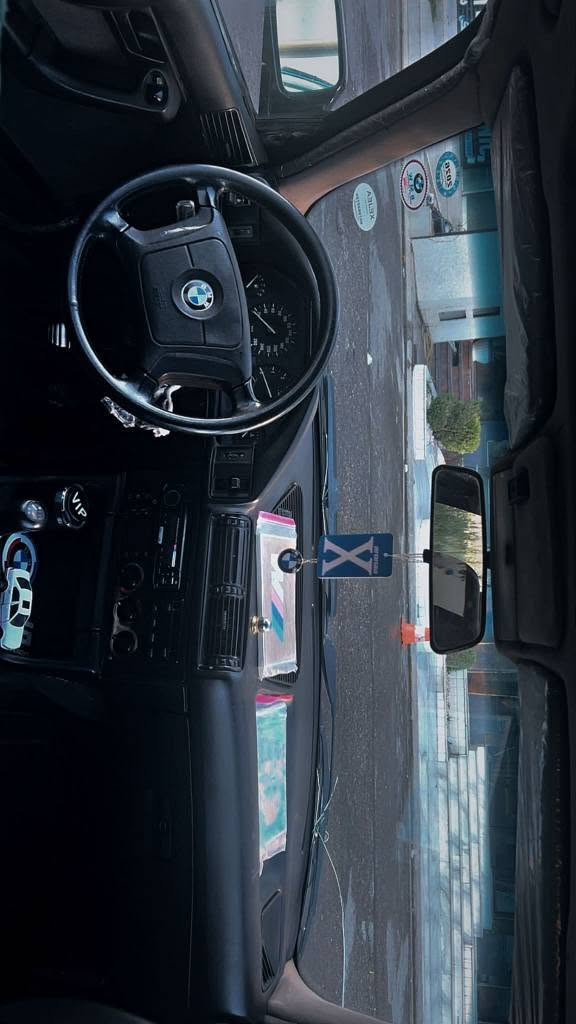 سه ره تا به ناوي خودا .
🇧🇪BMW بؤفرؤشتن 
مؤديل 1991📦 
 (سلايته )
(ته بيريده )
520 كه پسي گيرعادييه 
دووجام كاره با
تازه عام كوره كراوه 
ره قه موو سنه وي نويي 

گيرو مه كينه و ته قه و ره قه ي
به شه رتي سه ت فيته ر به دواي مه سره ف مه گه ري كلاج عه ينه ي تازه

 گؤراوه ناوخورفه ي لؤكه چوار تاييه و ويلي حه سيري نوي له ژيره چوار به ره ده رگاي لؤك کامل مه سره ف کراوه جه م
په كي خه فيفي پيشي هه يه تي

 شايه ني باس نيه بي سه ره ده بل وشانصي زؤر خه فيفه تكاييه مشته ري ني بيزارمان مه كه له هه وليرم 
تيبيني گؤرينه وه م نيه به س فرؤشتنه سعري (59) وه ره قه و معامه له يه كي برايانه ره قه م 
*********** ادميني♥️وه ری گره. أربيل, العراق
