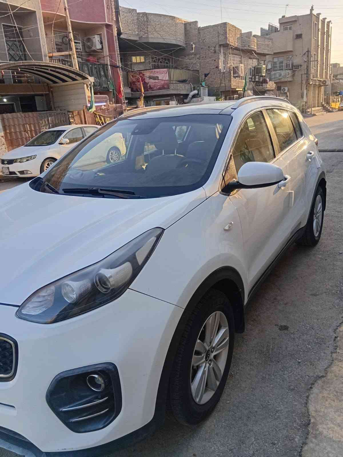 سبورتج 2018 مكفوله 
سياره جديده جدا جاهزه صدر جديد
كير محرك جدد سياره متصرف عليها ربع 
فول مواصفات اعلى فئه 
سعر 165 
مكاني بغداد رقمي للتواصل
***********
