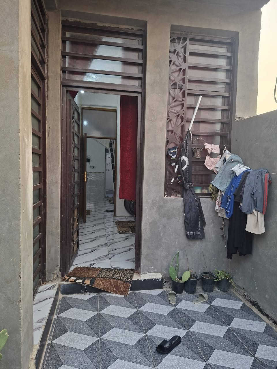 دار للبيع ١٠٠ متر ركن طابق واحد زراعي سند ٢٥ نادر كراغول السعر ٦٥ مليون وبي مجال الاتصال بالرقم ***********
