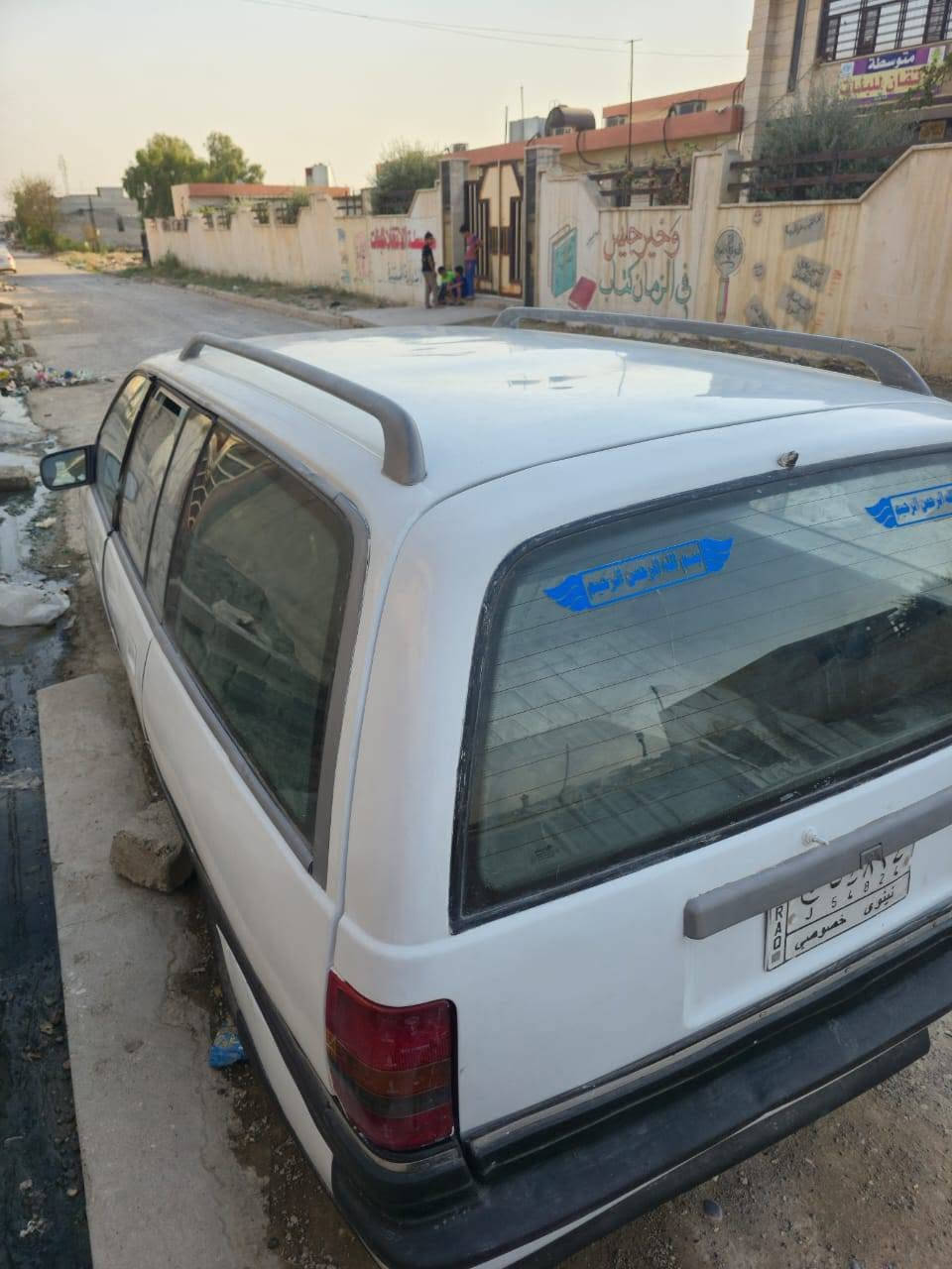سلام عليكم اخوتي عندي هاي سيارة موديل ثنين وتسعين  شرط تحويل  سيارة مصبوغة عام جمالية يعني بدون حادث بيها مكانات معحون سيارة كلها شرط مكينة وكير كلو شرط سعرها 27وبيها مجال اخوتي  *********** ممتواجد ع فيس خبرع رقم وتدلل
