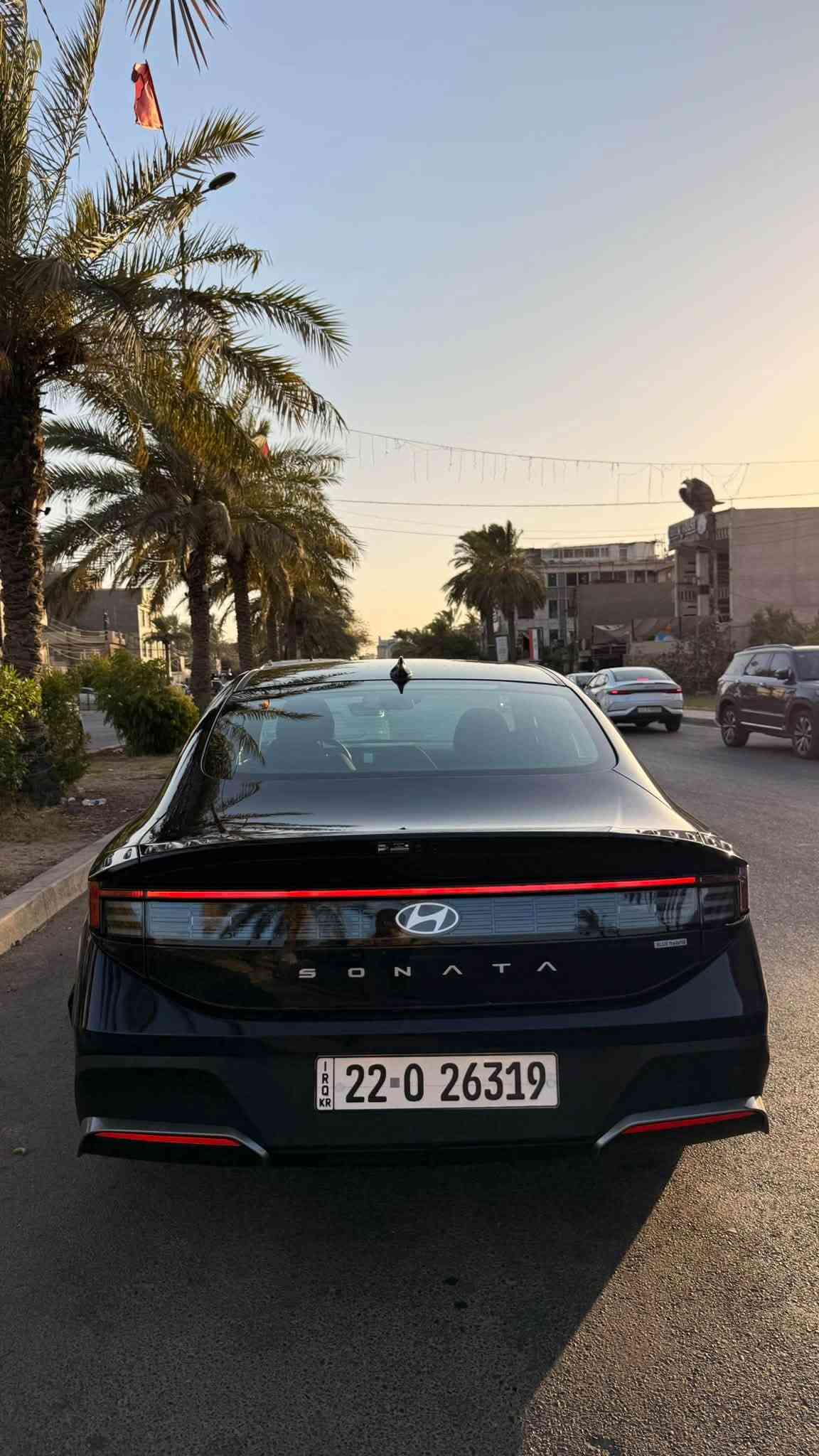 جديد و حصري و بسعر اقل من خواتها 
هونداي سوناتا 2026 بلو هايبرد 
ماشية / 8000 ميل 
حادث السيارة / جاملغ صبغ و حافة البنيد فقط بدون دواخل شاصي لغد كفالة 
ايرباك فقط ستيرن و راجع سستم كله شغال
مواصفات السيارة /
شاشة كبيرة متصلة و كير تعليك و انظمة القيادة شبه الالية و تحكم التبريد يكون شاشة لمس
و نظام تقديم و ترجيع من خلال الريموت
سعر السيارة / 179 ورقة و بيها مجال 
و ماكو ٢٦ بهل سعر 
مكاني بغداد السيدية 
***********
