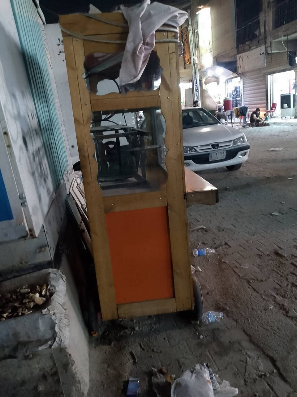 سلام عليكم
ميز للبيع مكان مدينة الصدر قليل مستعمل سعر 240 بي مجال شي بصيط/***********واس
