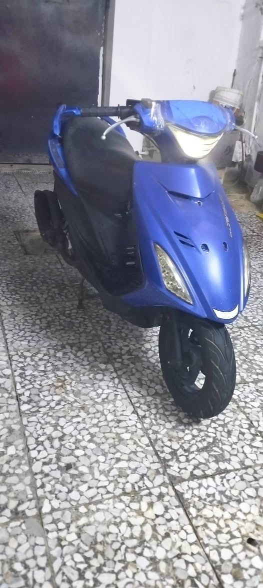 دراجة أدرس سلف هندر محرك حلو لانضوح ولاتبخير كهربايات لايت هورن بك لايت دشبول شغاله ترايهه حلو استانين قفل جنطه السعر 250 مكاني حي السفير قريب ع العبيدي رقمي ***********
