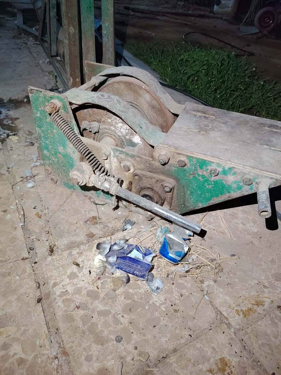 ونج سماوي البيع نضيف متروك وياه ٣عرباين  ************************
