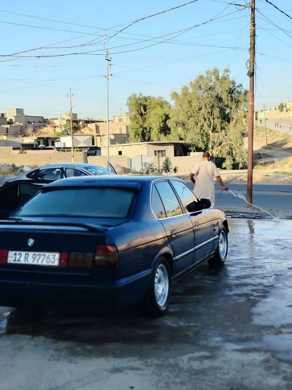 السلام عليكم
BMW 520
موديل 1991
كير عادي 
مكينه وكير شرط 
داخل جديد 
لايت زينول
سوارات الوان متغير
طخم امامي وخلفي جديد 
تبريد ثلج ويه السويج 
طخم ويل جديد
طخم تاير جديد
 السياره شرط من الدعاميه للدعاميه
السعر 47 بيها مجال قليل 
‏‪***********‬‏
