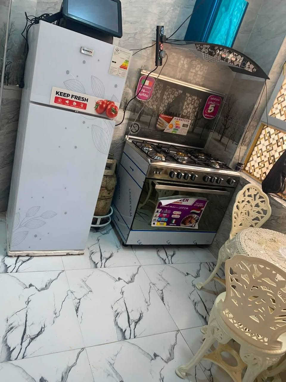 بيت للبيع ٥٠ م حي الامامين يبعد ٢ كيلو عن الامام قريب ع الشارع العام مقابل عامود ١٢ شارع بغداد للتواصل خاص السعر مناسب ان شاء الله
