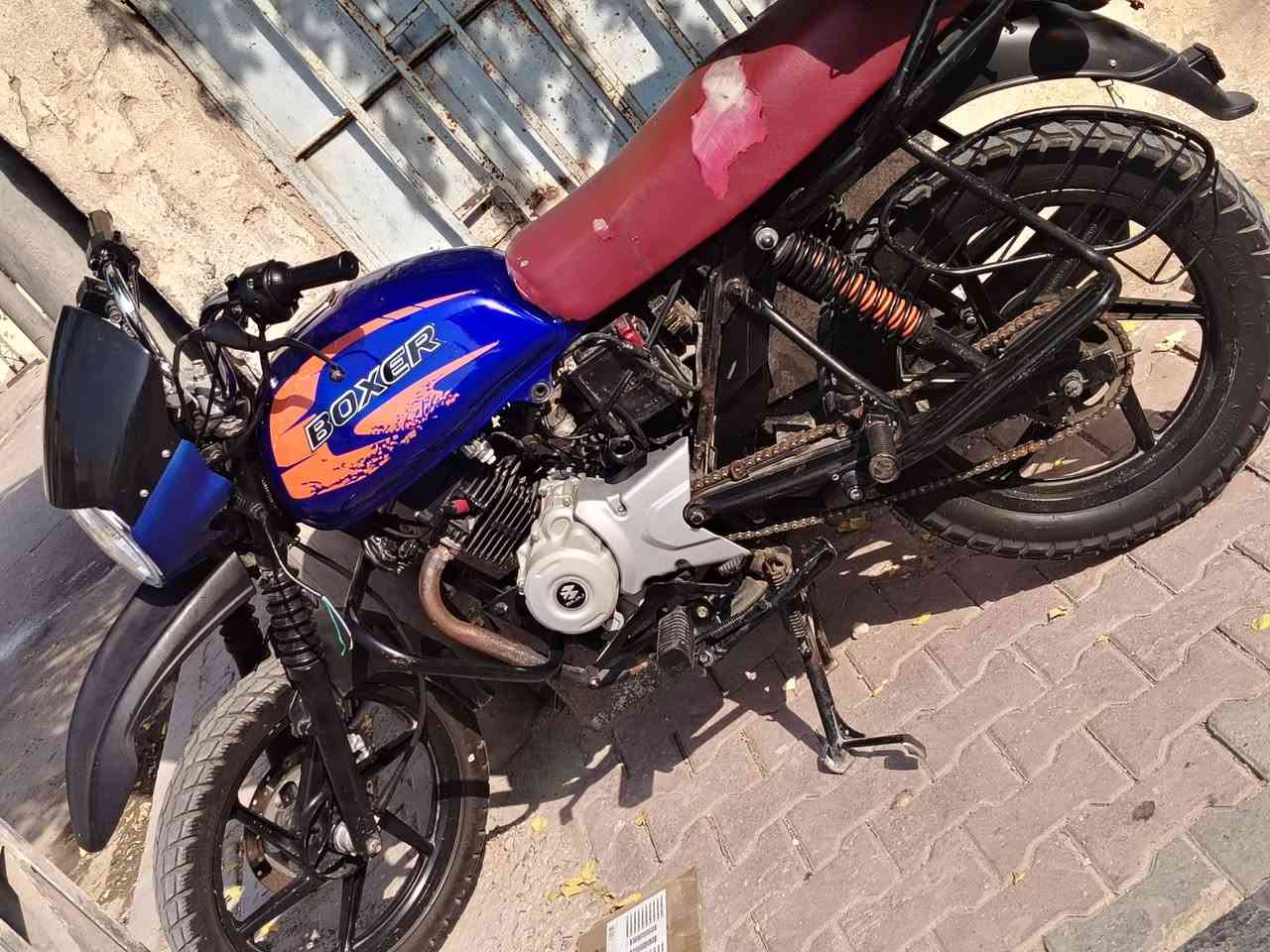 بوكسر للبيع موديل 2023 غراضها كلها موجوده محرك نضيف دراجه كلش مرتبه سعر 1750 اكو مجال بسيط المو شراي ليتصل ***********
