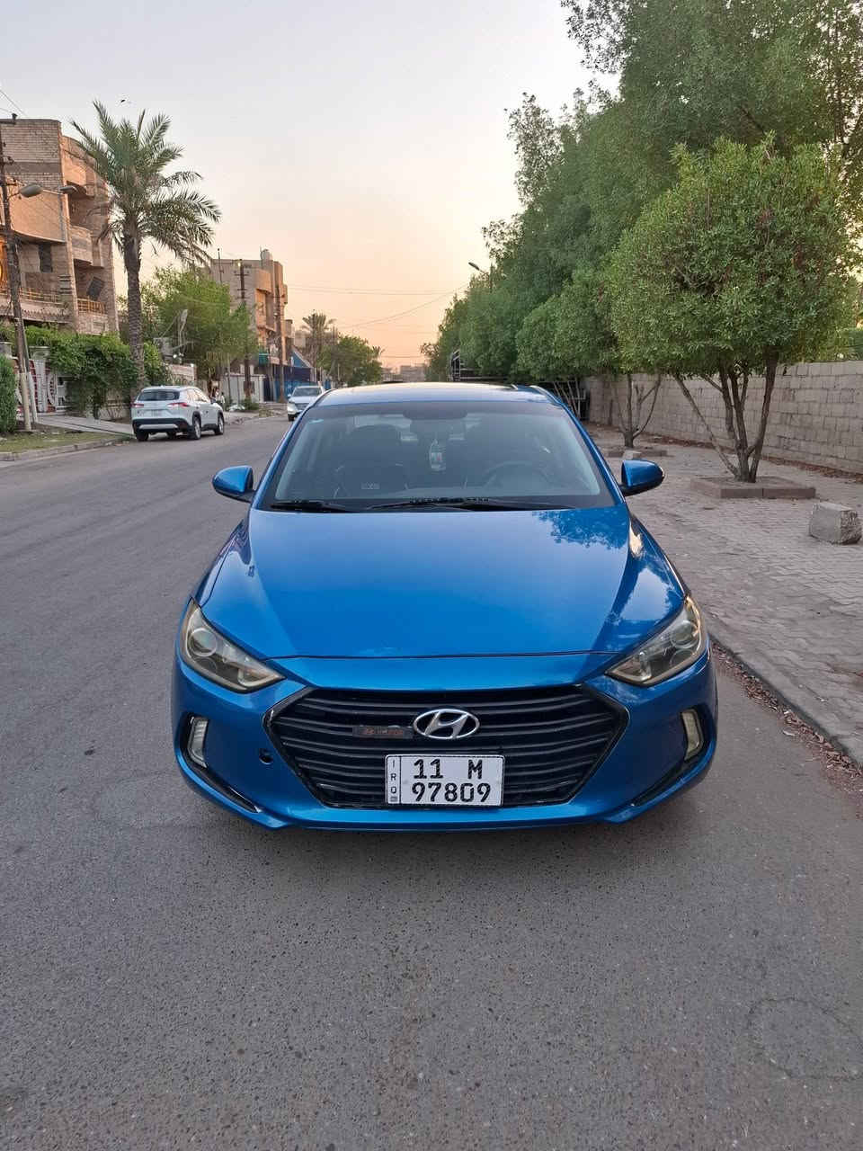 النترا 2018 lemtid فول بصمه . وبصمة ابواب . رادار امامي خلفي . شاشه كار بلي . فتحه سقف . انارة ترحيب بالابواب . تبريد منفصل . 
سياره نظيفه جدا محرك كير مكفولات كير AT السياره وارد امريكي الحادث كرده بسيطه من جهة عكس السائق بدون دواخل بدون ايرباك صور الحادث مرفقه والسونار مرفق ماشيه 75m رايدها ب 114$ رقم بغداد انكليزي
السنويه مجدده لحد 2031 بأسمي
***********
