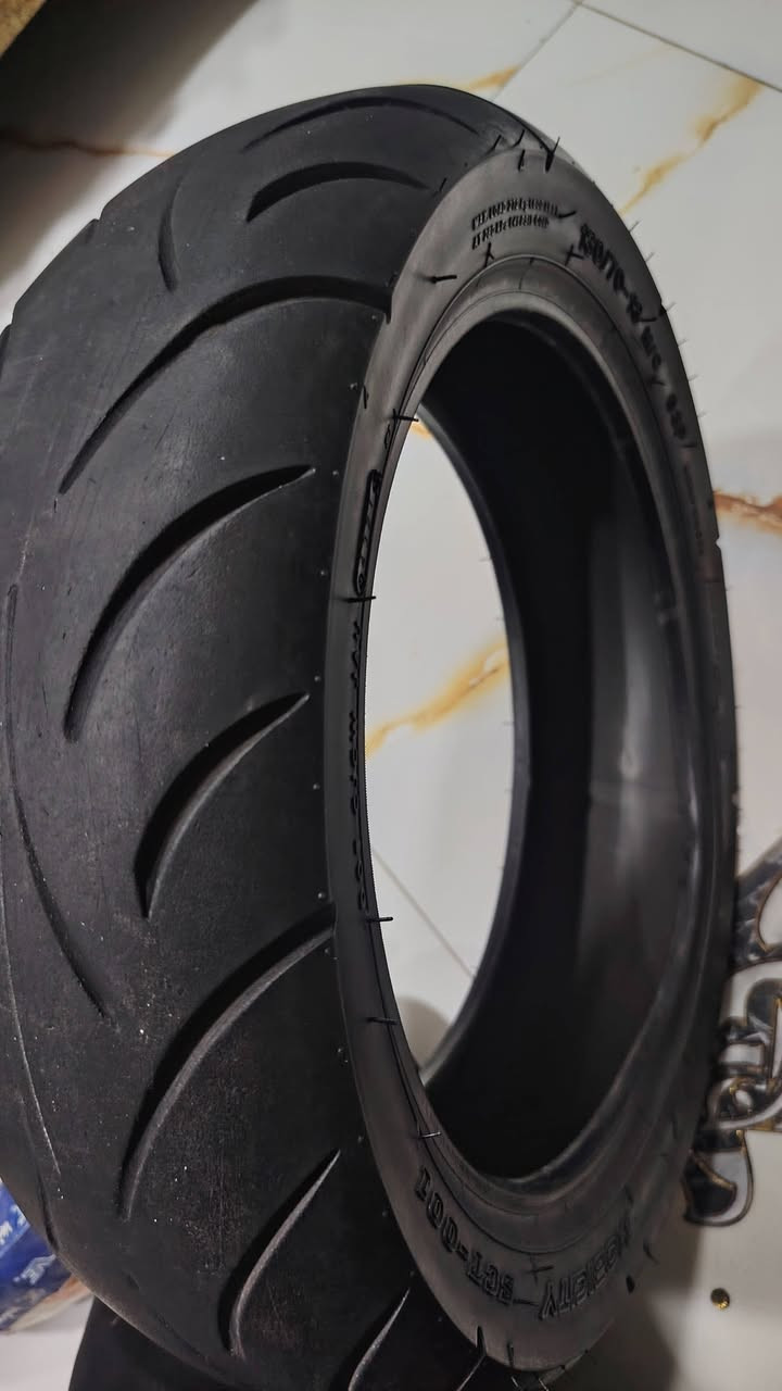 تايرات دراجه ان ماكس جيل اول التاير الامامي بعده بل جيس التاير الخلفي بي بس فتيله وحده وجديد بعده السعر 90 قفل العنوان واسط قضاء الصويره ***********
