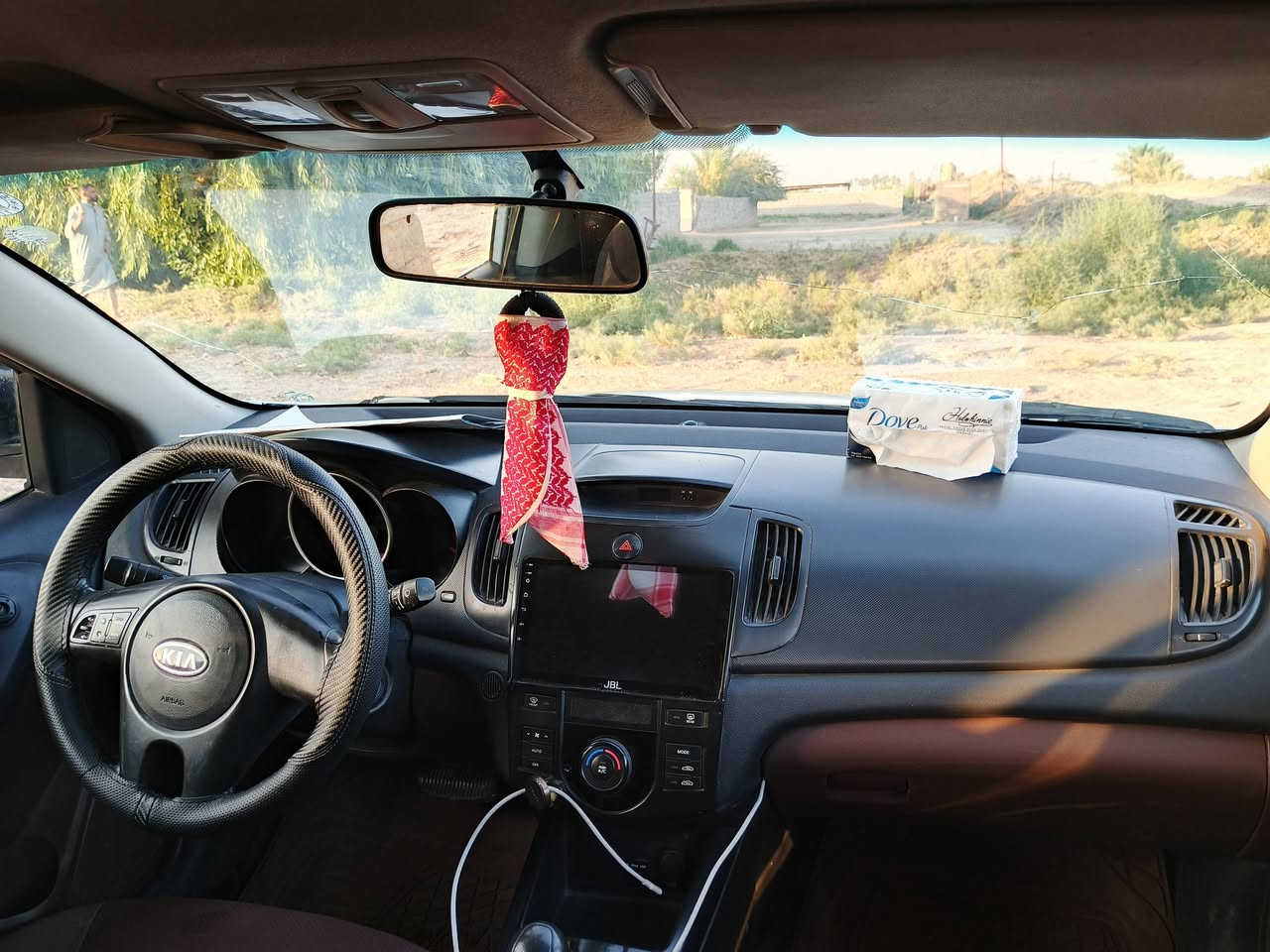 #للبيع: كيا سيراتو موديل 2010،جاهزة للاستخدام 🚗✨
السلام عليكم إخواني.. سيارة كيا سيراتو موديل 2010 نظيفة جداً وبحالة ممتازة للبيع، التفاصيل الكاملة أدناه:
🔹 معلومات السيارة العامة
:
الرقم: [ / أربيل ] وباسمي التحويل ثاني يوم.
🔹 الوضع الفني والبدن (الضرر):
السيارة مكفولة من الحوادث القوية والضربات 🛡️الضرر: بيها ثلاث قطع تبدل بدون دواخل فقط تبدل).
الميكانيك: المحرك، الكير، التبريد، والحدادية كلها بشرط الفحص (توب التوب) ⚙️.
🔹 مواصفات السيارة (المواصفات القياسية والخليجية لـ 2010):
المحرك: 1.6 لتر (4 سلندر) اقتصادي وقوي جداً بسحب الوقود.
التحكم: تحكم ستيرن (كامل) + بلوتوث للمكالمات.
تحتوي على إشارات ضوئية (اشاير بالمري).
الترفيه: مسجل يدعم راديو، CD، منفذ AUX، ومنفذ USB.
الراحة: تبريد قطعتين (ثلاجة)، جامات كهربائية، سنتر لوك وقفل مركزي عن بعد.
الأمان: نظام فرامل ABS + وسائد هوائية (ايرباج).
الإطارات: ويل كب بلادي مميز
.📌 سعر $
مكان السيارة: [قضاء المحموديه ناحيه الرشيد].
📞 للاستفسار والاتصل (*********** ](، ومتواجد اتصال أو واتساب).
