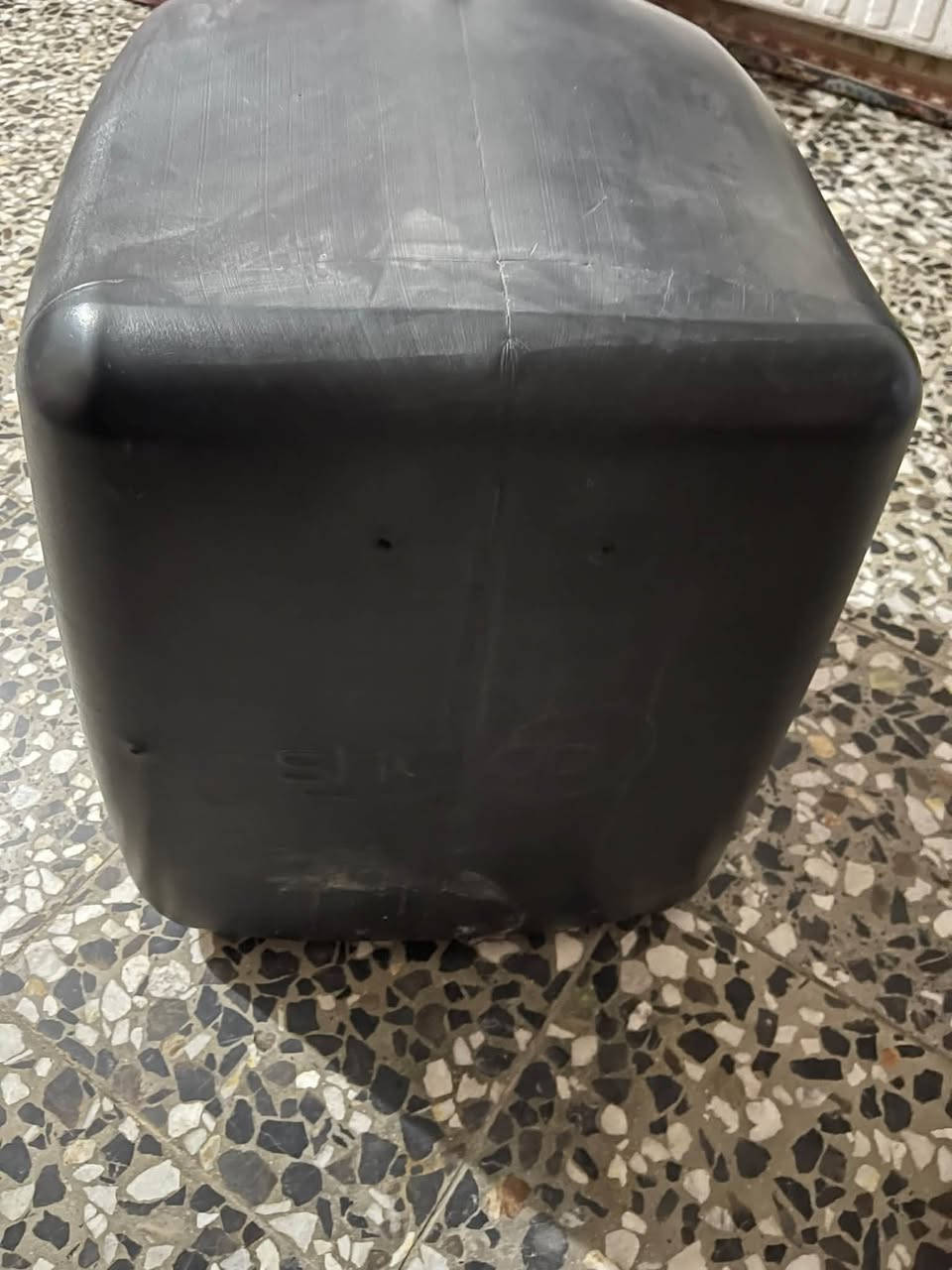 صندوق لبيع نضيف من بره بس الداخل يرادله تنضيف سعره 25 مكاني شرطه الرابعه ***********
