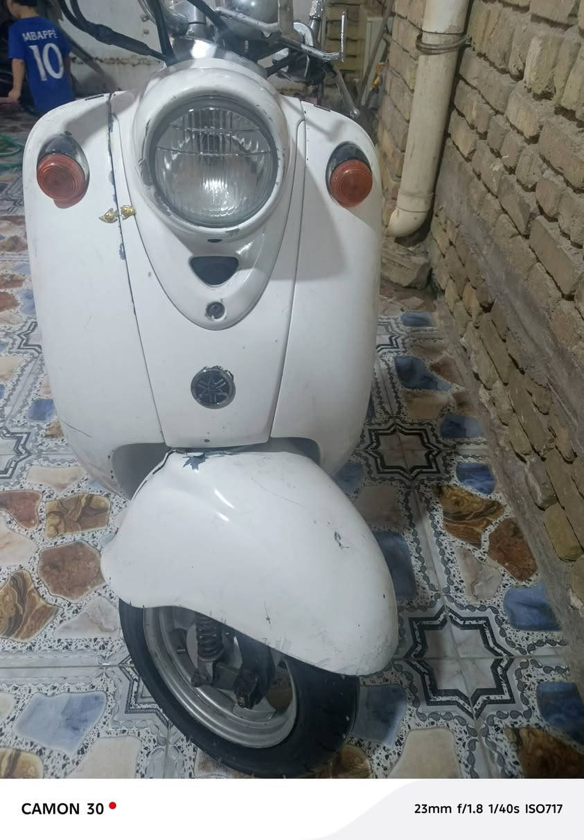 دراجه عبد الحليم اوراق دراجه نظيفه خير من الله وين ما تريد توصلك و تجيبك الاشاير شغالات مكينه ناعمه حلوه قبل شهر ونص تجفتتت يم اسطه عوزهه فقط كشن سعر 150 الاستفسار ***********

نص مكتوب في الصور:
- CAMON 30 23mm f/1.8 1/30s ISO1803
- CAMON 30  23mm f/1.8 1/30s ISO1925
- CAMON 30
- 23mm f/1.8 1/40s ISO717