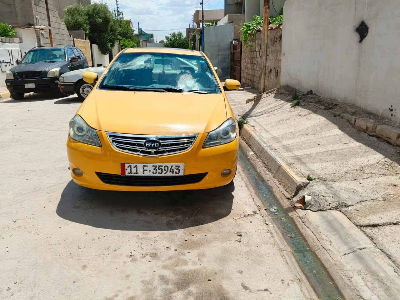 السلام عليكم بي وايدي جي 3 موديل 16 السيارة بيها باب السكن بي صبغ او راس البونيد بي صبغ فقط كير محرك خير من الله تبريد شغال مكان السيارة كركوك السعر 47 او بي مجال قليل ***********
