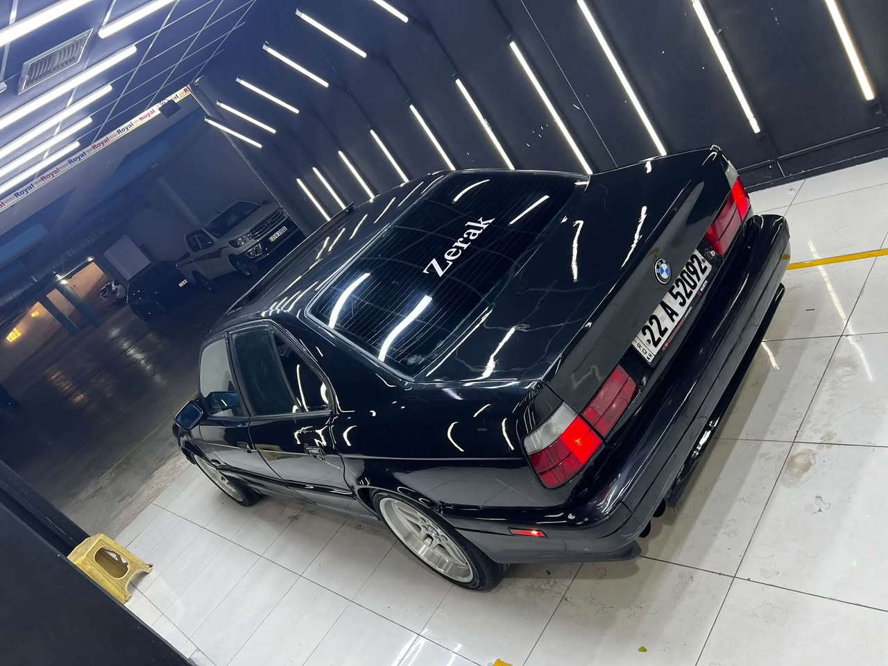 سلام عليكم 🫡 
بيئم دبليو 1993 فول فول مواصفات ☝🏽
اصل فصل 525 گير توماتيك بلادي 💯
السياره من الدعاميه للدعاميه كله بلادي 👍🏽
سلايت كهربائي + كشنات جلد + كشنات تدفئه 
تبريد ثلج ثلج 🥶 + لايتات زينون + لايتات حلقه + بنكه كهربائيه 
بجم عريض + وياله و دعاميات M + دبل ايرباك 
بريك ABS + ماشالله بحياتي ماشايف هيج تبريد بارد 🥶
گير محرك بشرط بل باكيت لا صرف لا بخار كلش جديد 🆕 
الله شاهد سياره مال جناي شغل و اطلع دينار مصرف مابي
تخم تايرات جديد + صدر امامي خلفي جديد + دسكات جديد
السياره بدون ضربه + بدون خياس + فقط صبغ جماليه فقط ماشاءلله ماباقي هيجي سياره نضيف الي يشتريها يشوف الف خير
رقم اربيل رقم سنويه هزه كله جديد بسمي شخصي لحد 2031
العنوان ~ كلار قضاء سليمانيه 📍
السعر ~ 77 ورقه وبيها مجال 💸
الهاتف ~ ***********
اخوان السوك كلشي بي حتى ب 20 ورقه اكو بس كلشي بسعره 
ملاحظة ~ تجي اذا مو مثل المنشور و مو مثل الصور مصاريفك عليه
