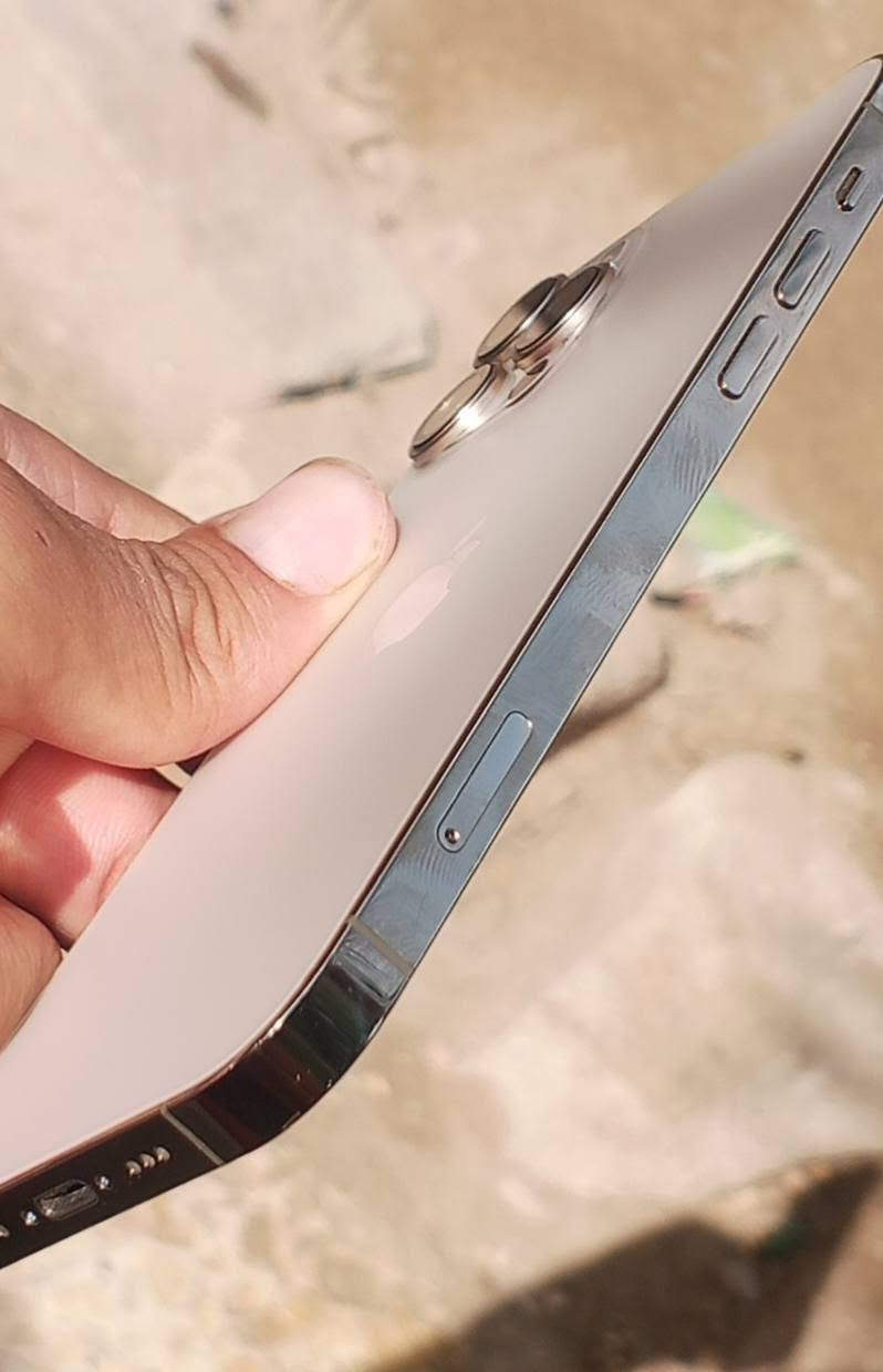ايفون ١٢ برو • شاشة مبدلة • بطارية اصلية