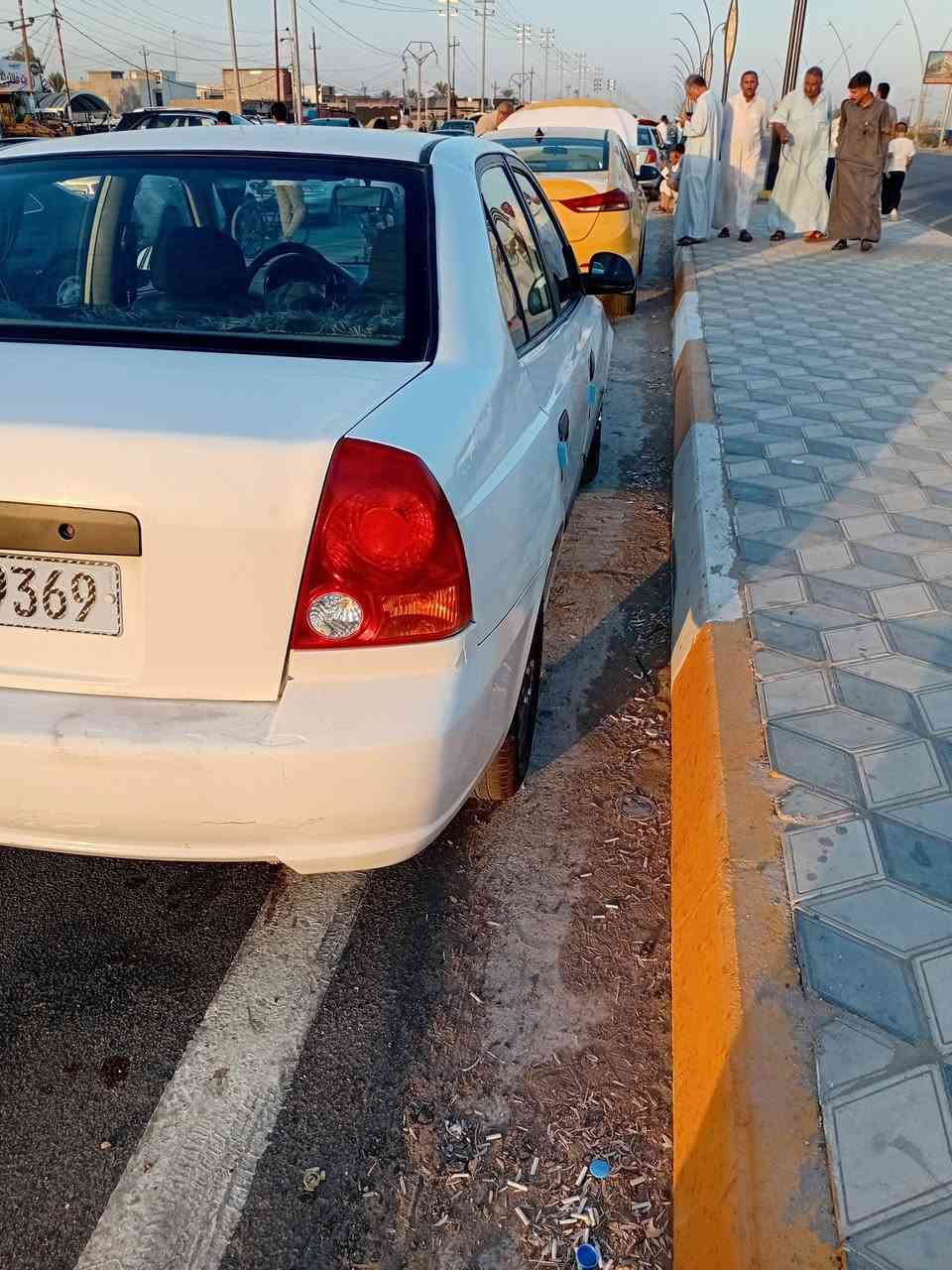 على بركة الله للبيع  هونداي اكسنت ٢٠٠٤ رقم بغداد كير عادي بأسمي سنويه ل ٣١ سياره نظيفه غرفتها حلوه كير محرك كفاله تبريد سعرها ٥٣ وبيه مجال مكانها بعقوبه اتصال فقط ما اجاوب على التعليق  ***********
