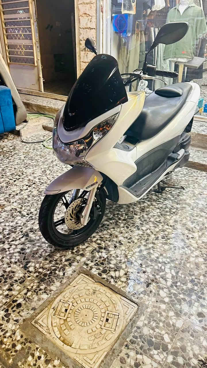 للبيع فقط PCX 🔥
الدراجة رمبة، صارلها شهر فقط من نزلت، وأوراقها كاملة.

✅ الجيل الأول (ياباني)

✅ مكفولة كفالة عامة

✅ المكينة تخبل وناعمة جدًا

✅ حساس الستاند شغال

✅ مانع الانزلاق (ABS/TCS) شغال

✅ حساس الازدحام (Idling Stop) شغال

✅ الدراجة بلادية

💰 السعر: 13ونص 

📍 العنوان: بغداد 

📲 التواصل حصريًا عبر واتساب
***********

الرجاء التواصل من الشراي الجاد فقط.
