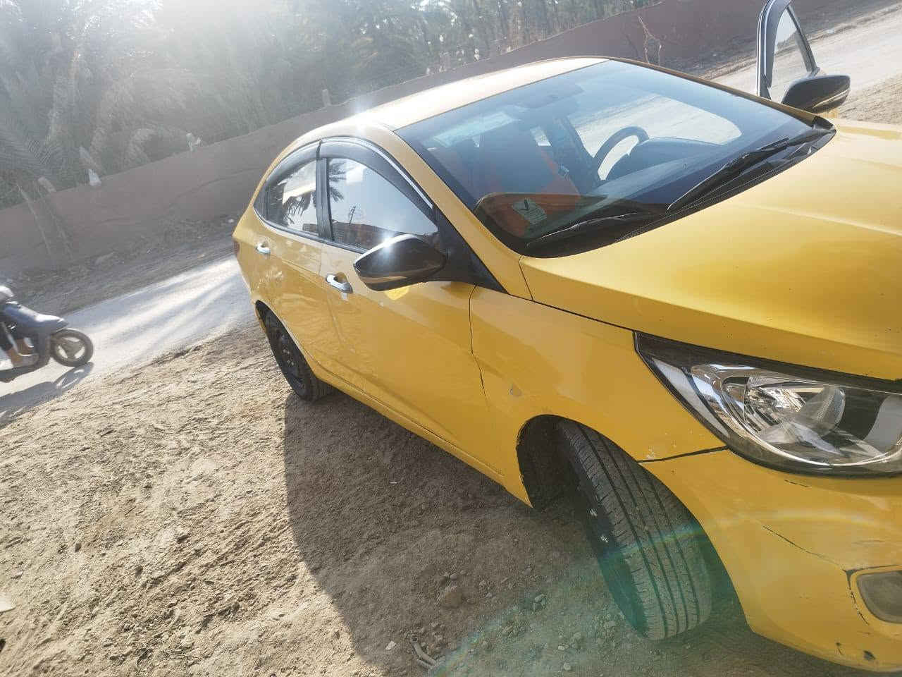 اكسنت موديل 12خليجي مكينه كيرشرط حداديه جديدة تخم تاير جديد سنويه نهاية 27 مكينه 1600 
***********
مكان السيارة سماوة مركز السعر 76 وبيه مجال
