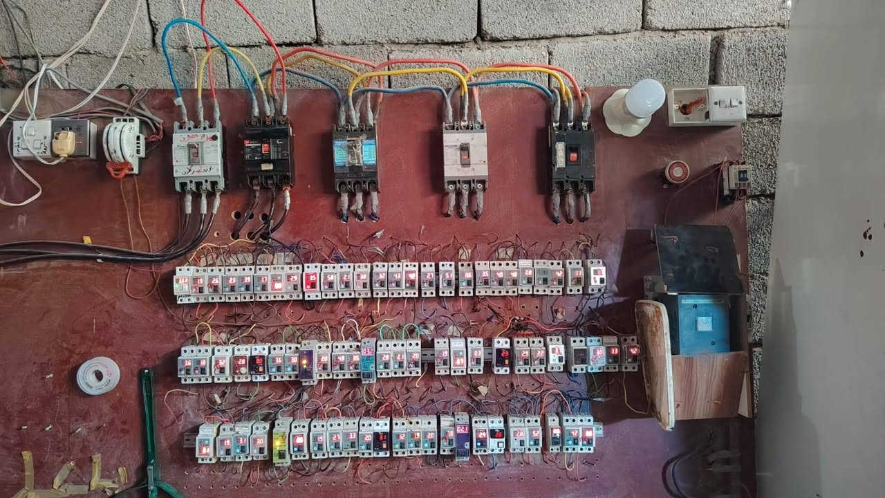 السلام عليكم    فرصه استثماريه للبيع
موقع مولدات يحتوى على مولدات عدد 2 كمنز أمريكي اصلي وحده 300 كيفي وثانيه 150كيفي مسجل حصه باسمي تحويل ثاني يوم عدد لامبيريه 550صافي مكفول كفاله من كلشي كاع إيجار مناسبه البيع لعدم التفرغ
***********
