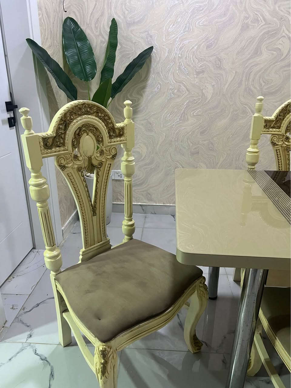 ميز طعام مع 6 كراسي ب150 الف

مجمع ايندا 1

*********** Singapore
