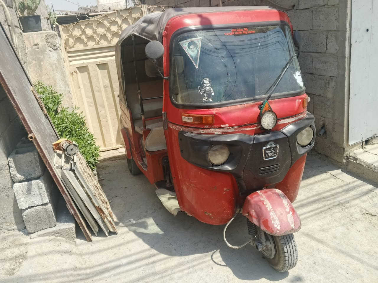 سلام عليكم تكتك لل بيع شغاله ما بيه شي محرك 21 اوراق كامله سعره 3 ونص ‏‪***********‬‏
