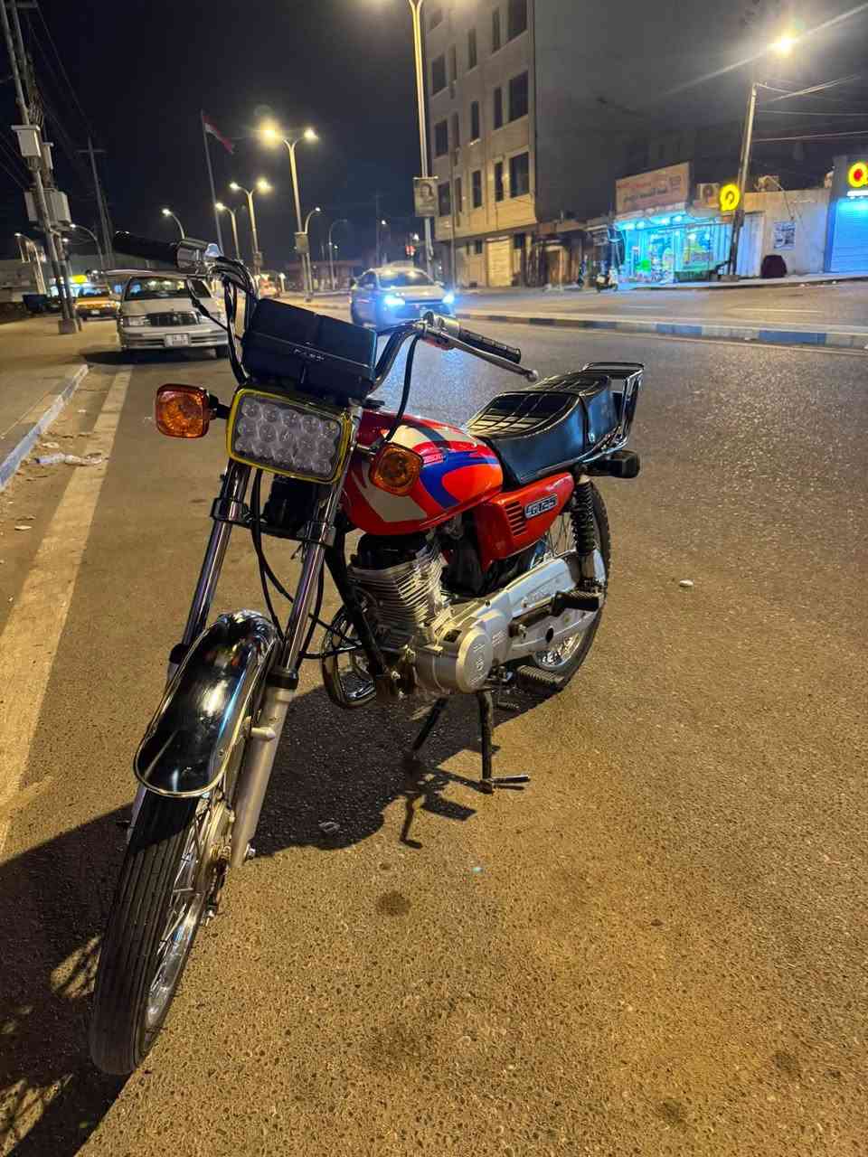 داجه رقم إنكليزي وسنويه رقم بصره سعرها مليون ٨٠٠وبيه مجال قليل دراجه نضيفه مال جناي  رقم تواصل ***********
