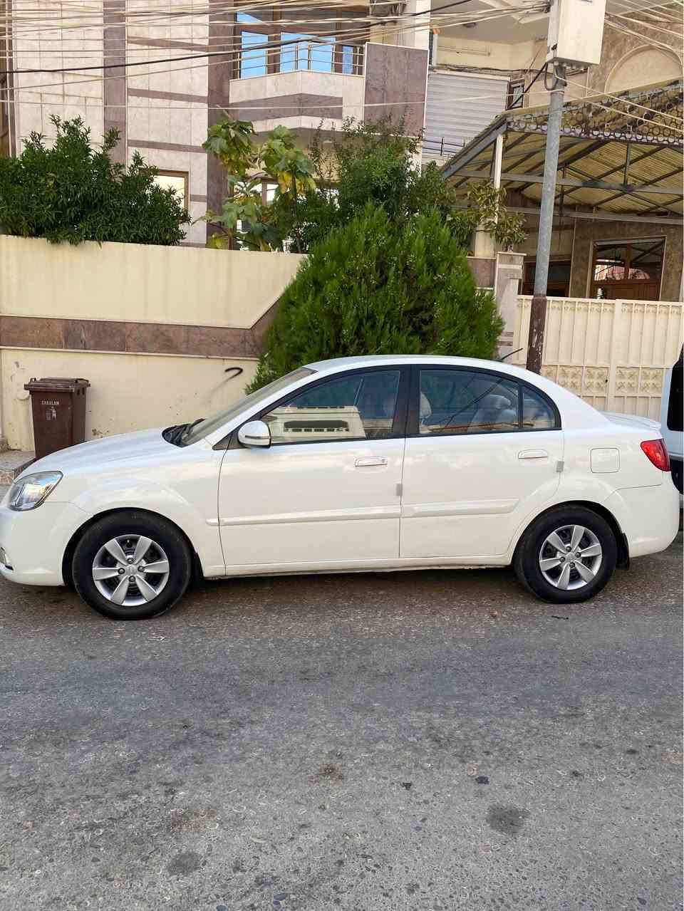 كيا ريو ٢٠١٢ خليجي كير محرك تبريد بشرط رقم وسنويه وهزة جديد كاميرا وشاشة  السيارة على وضع الشركة بيها حافة البوند صبغ فقط السعر ٨٧ ورقة     ***********.   *********** دهوك, العراق
