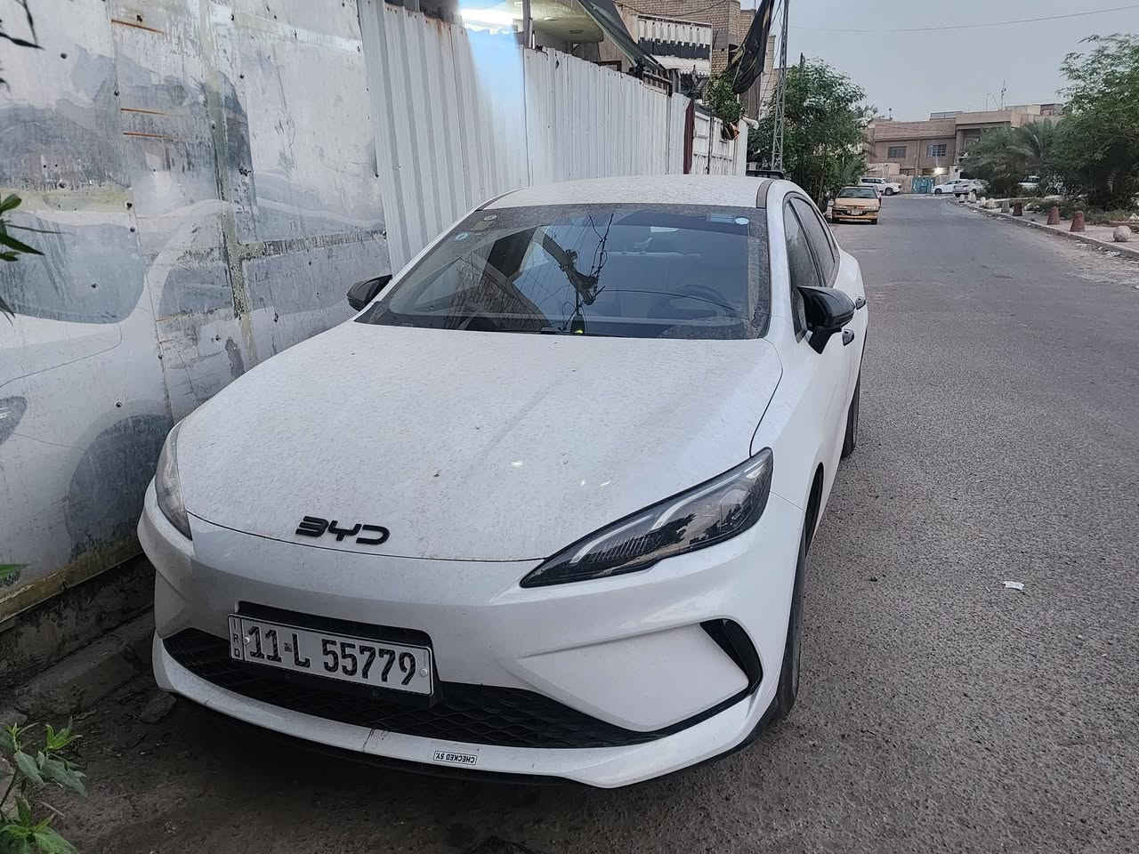 ابيض داخل ابيض • ماشيه ١٨٠٠٠ • بصمه وكارت