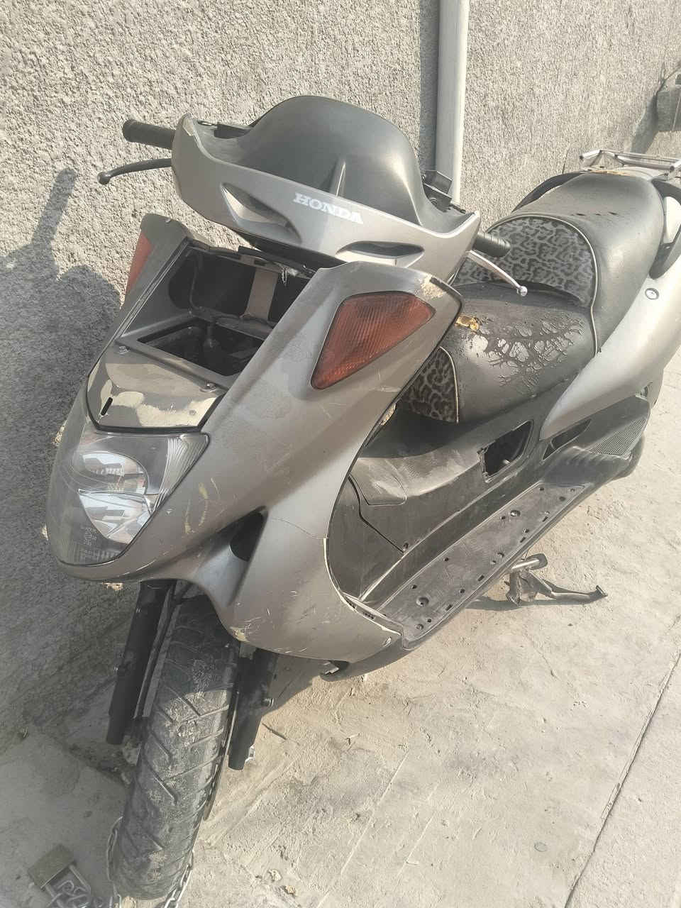 فور سايت (للبيع)
حالتها كما واضح 
مكينة خير من اللة حماوةة مكو ابد 
كهربائيات كلها شغالة بحالة جيدة تيب ممدود عليها
تجي شغل وروح 
الموقع شعب حي البساتين السعر 350
***********متوفر واتساب
