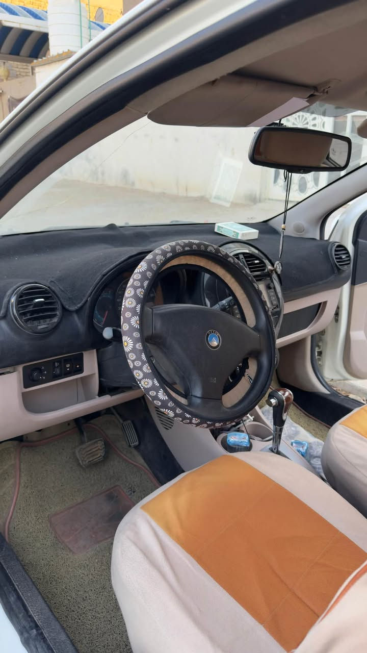 سيارة باندا موديل ٢٠١٣ 
السيارة نظيفة و مرتبة و جاهزة للاستخدام ما بيها نقص 
التبريد جديد و تبريده ممتاز 
بس الدعامية مكسورة و واضحة بالصورة 
مكاني النجف

السعر ٤٥ ورقة 

للاستفسار ***********
