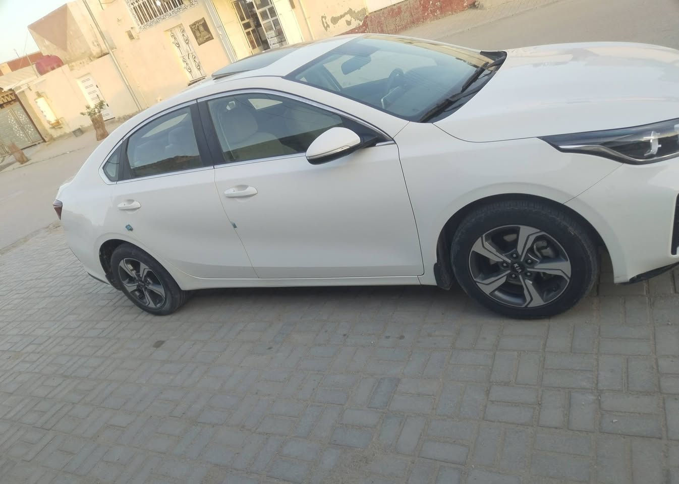 سلام عليكم كيا سيراتو خليجي مديل 20 كفاله عامه فول مواصفات فتحه تبريد قطعتين مكينه 1600 رقم بغداد دولي ماشيه 66 لف جديده سياره معنه الكلمه سبيرهه مانازل كله ع وضع الشركة سعر 150 وبيه مجال هاذه رقمي *********** لاستفسار
