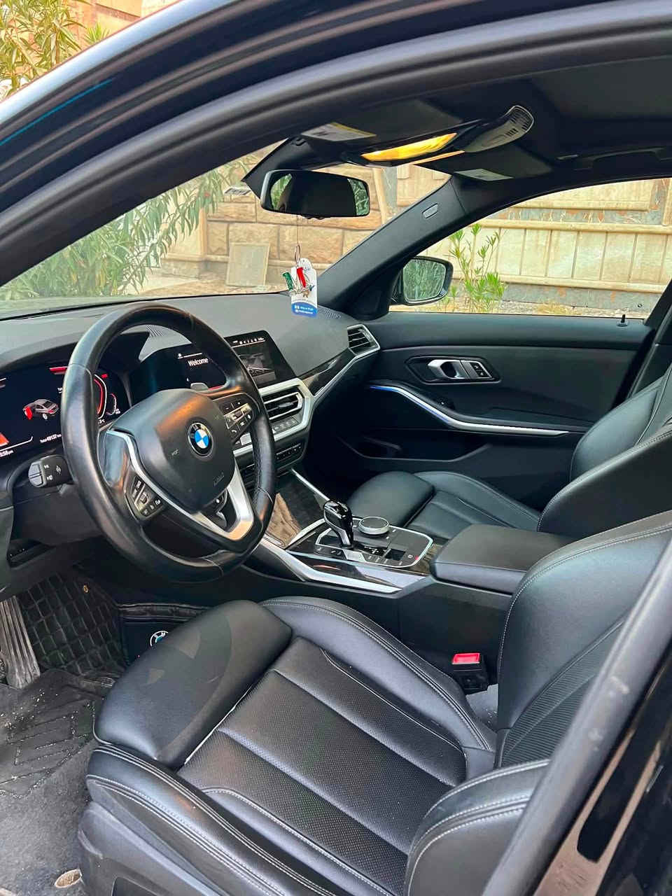 سلام عليكم من رخصة الادمن
للبيع 
النوع BMW330i
الون اسود
الموديل2022
￼الرقم اربيل
هزه جديده 
سنويه جديده
المحرك 2000توين تيربو
السياره جاهزه بدون اي مسج

السياره ماشيه 48Kmالف

المواصفات ////معروفه مقاعد جلد حار كهرباء///مقعد السائق ذاكره فتحة سقف كامره حساسات امامي خلفي رادارات 
شاشات إلكترونيه وايضا كثير من المواصفات ما مذكوره
ويل كب ام بكج+الدعاميات امامي خلفي
حادث بسيط السياره قطعتين بدون دواخل بدون ايرباك 
موضح داخل الصور ورقم الشاصي 
بچم كبس
للاستفسار☎️ ‭***********
