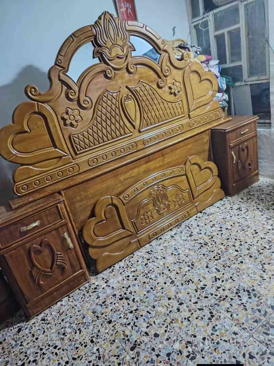 السلام عليكم غرفه نوم مستعمله نجاره عراقيه للبيع غرفه تفصال داخل خارج صاج  تخت موجود السعر 650 واصل باب بيتك للاستفسار أكثر *********** اتصل واتساب بيك خير وتدلل
