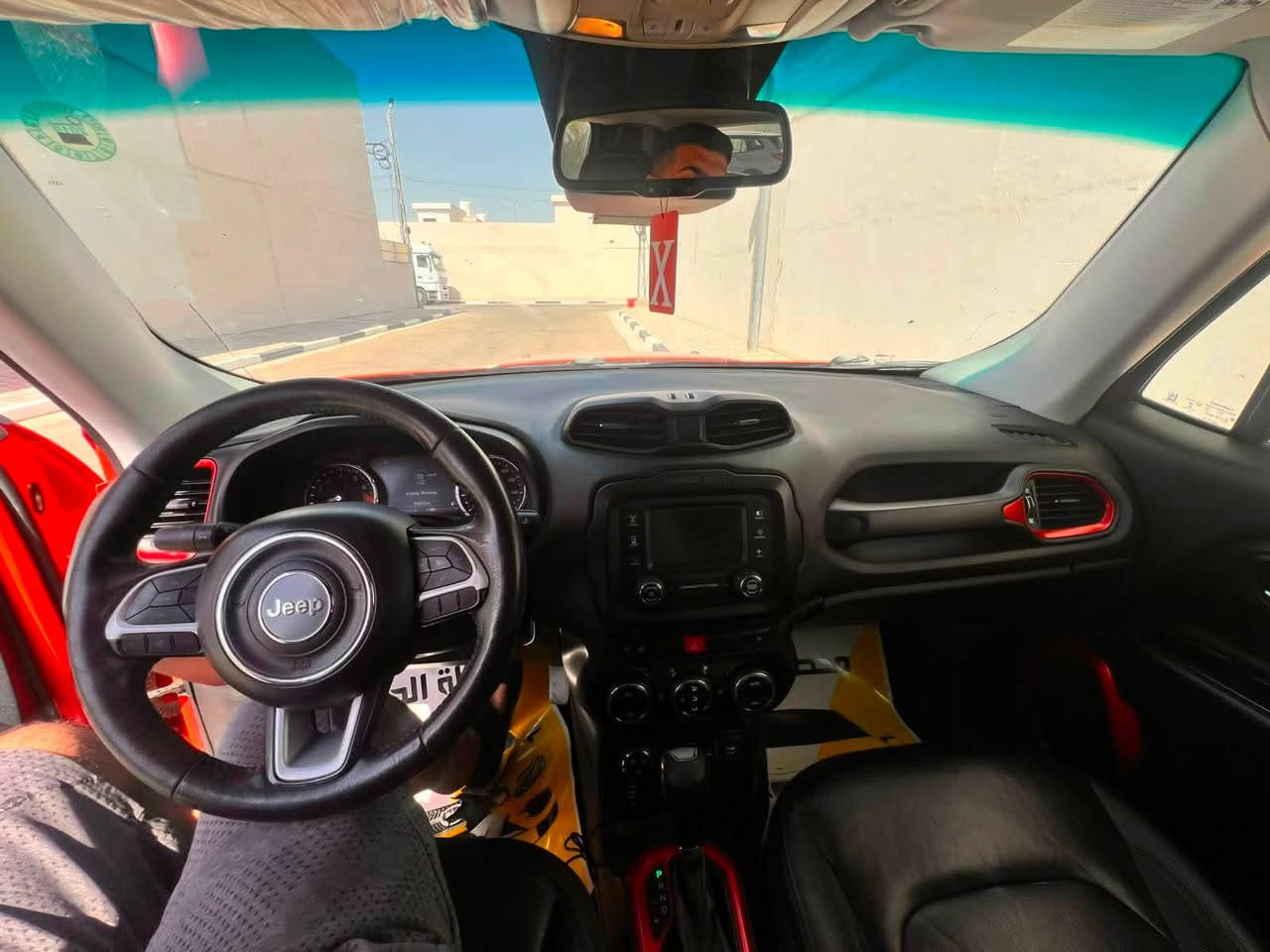جيب رينيكد trail rated ٢٠١٧  فول مواصفات اعلى فئة Trail Hawk 
- فور ويل 
- ⁠تبريد منفصل
- ⁠انظمة قيادة متعددة snow mud rock 
- ⁠سقف بانوراما 
- ⁠محرك ٢٤٠٠ 
- ⁠جامات autohold 
- ⁠اشارات بلمرايات الجانبية
- ⁠مقاعد جلد
- ⁠تدفئة مقاعد 
- ⁠تدفئة ستيرن 
- ⁠تحكم ستيرن
- ⁠كير طيارة ٩ نمر
- ⁠roof بلاك توب
- ⁠سيارة داخل لونين
- ⁠شاشة لمس مع كامرا خلفية
- ⁠حادثها خارج العراق جاملغ خلف السايق
- ⁠وداخل العراق جمالغ جهة الصدر حادث بسيط 
- ⁠رقم اربيل 
- ⁠ماشية 94,000 mile 
- ⁠للتواصل ***********
- ⁠السيارة مكانها كربلاء
