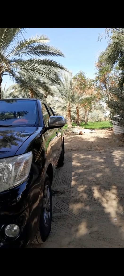 سلام عليكم تيوتة هايلوكس للبيع موديل ٢٠١٤ كفالة عامة جديده تخم تاير جديد سيارة مالت جناي سيارة بسمي تحويل ثاني يوم 
الرقم *********** ***********
